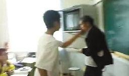 网友爆料某高校老师视频,揭秘课堂内外真实教学场景